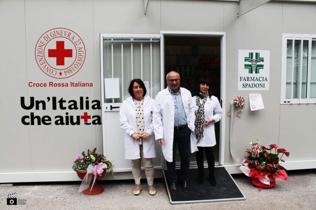 Farmacia-riaperta-riapertura-spadoni-san-ginesio-5-650x433