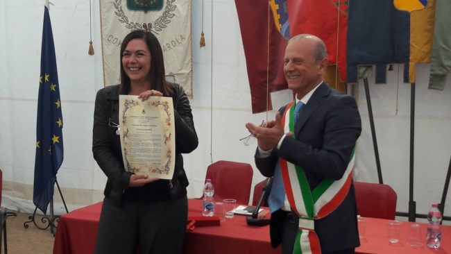 Paola-Gazzolo-cittadina-onoraria-di-Caldarola.-3-650x366