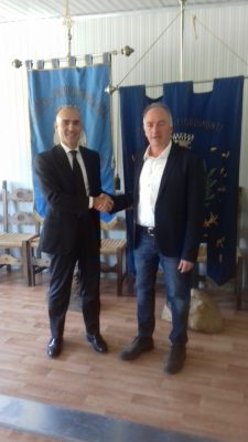 a-sinistra-Alberto-Pedroli-amministratore-delegato-di-Banca-Adriatica-a-destra-Massimo-Citracca-sindaco-di-Valfornace