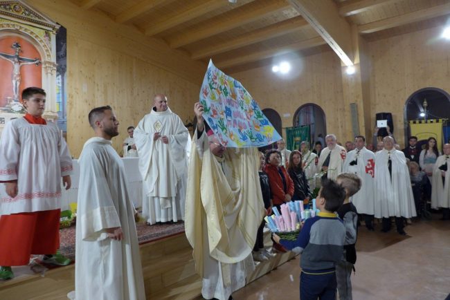 chiesa-crocifisso-treia-1-Copia-650x434