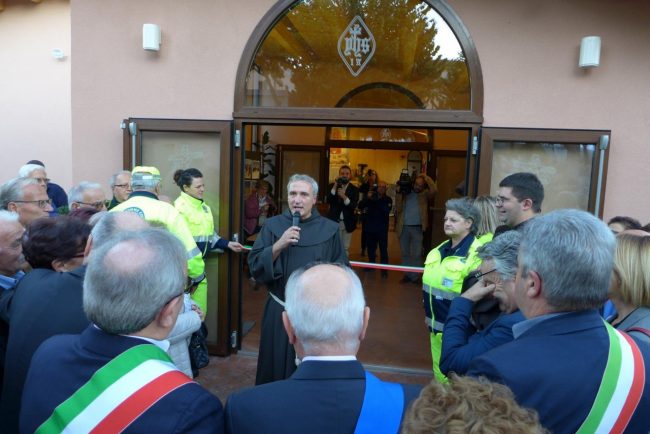 chiesa-crocifisso-treia-2-Copia-650x434