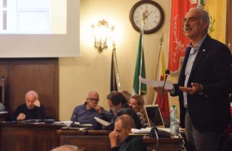 consiglio-comunale-ottobre-2017-giulio-silenzi-civitanova-FDM-325x212