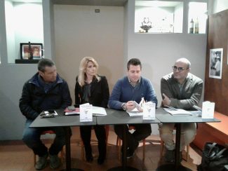 foto-conferenza-stampa-stagione-teatrale-matelica-2018a-325x244