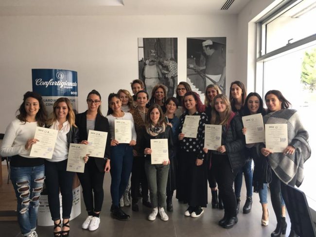 gruppo-diplomi-Imprendere-ott2017-650x488