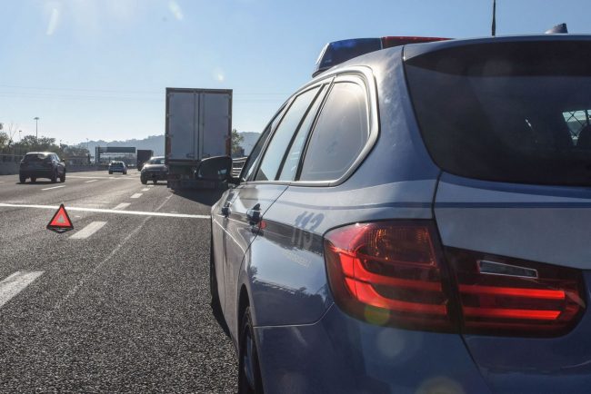 incidenta-camion-auto-autostrada-a14-civitanova-pse-FDM-4-650x434