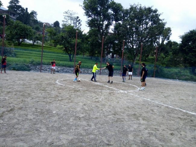 spedizione-himalaya-serafini-partita-di-calcio-1-650x488