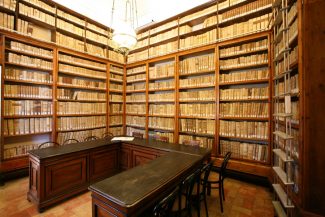 Digitalizzazione-Biblioteca-Accademia-5-325x217