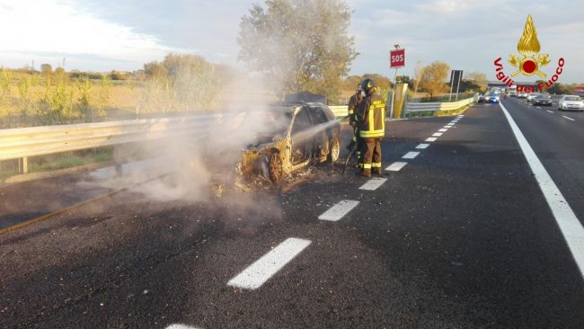 auto-a-fuoco-autostrada-1-650x366