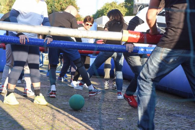 calcio-balilla-umano-piazza-civitanova-FDM-5-650x434