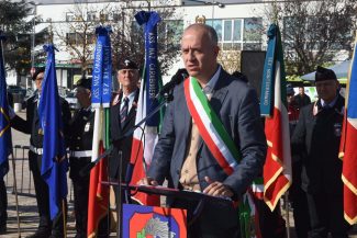 cerimonia-caduti-di-nassiriya-sindaco-ciarapica-civitanova-FDM-4-325x217