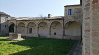 chiostro-del-santuario-della-Madonna-del-Glorioso-