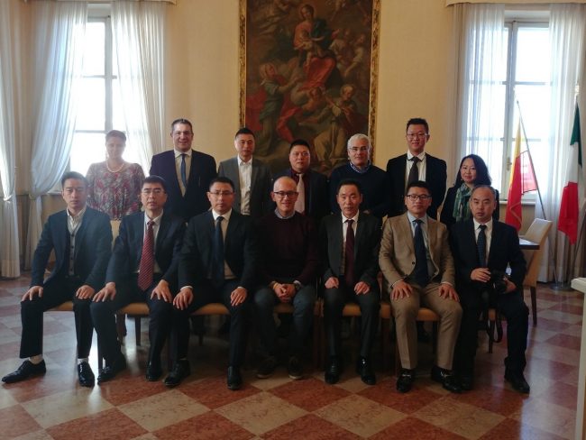 delegazione-cinese-1-650x488