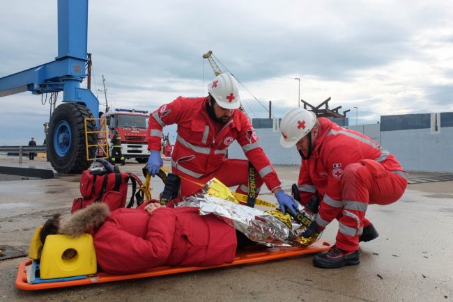 esercitazione-al-porto-croce-rossa-cri-civitanova-FDM-1-650x434
