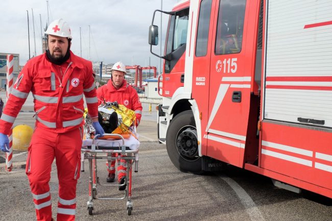 esercitazione-al-porto-croce-rossa-cri-civitanova-FDM-2-650x433