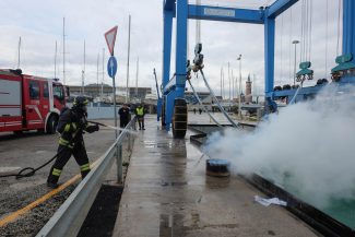 esercitazione-al-porto-vdf-civitanova-FDM-2-325x217