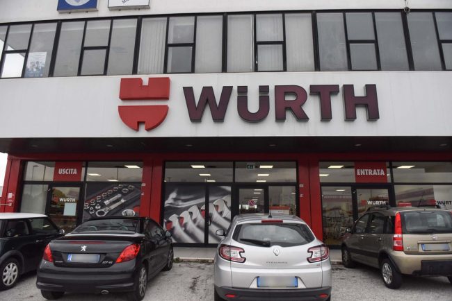 furto-wurth-via-einaudi-civitanova-4-650x434