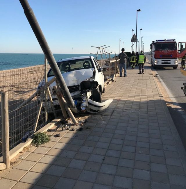 incidenti-porto-recanati1-e1511358514645-640x650