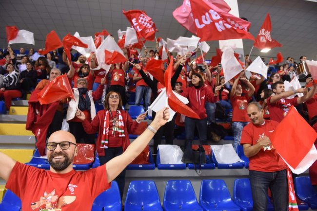 lube-volley-bunge-ravenna-tifosi-civitanova-FDM-1-650x434