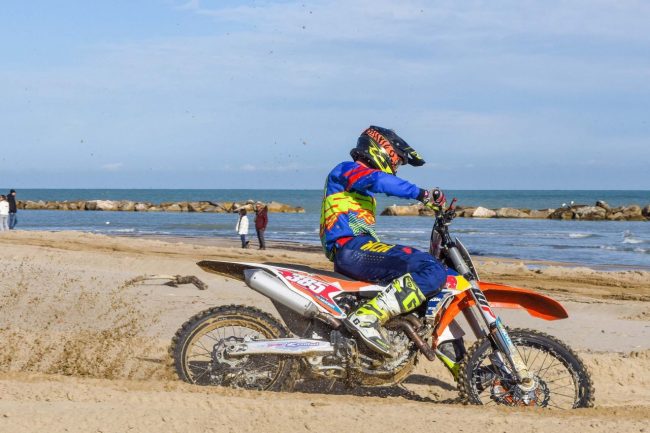 motocross-on-the-beach-spiaggia-civitanova-FDM-13-650x433