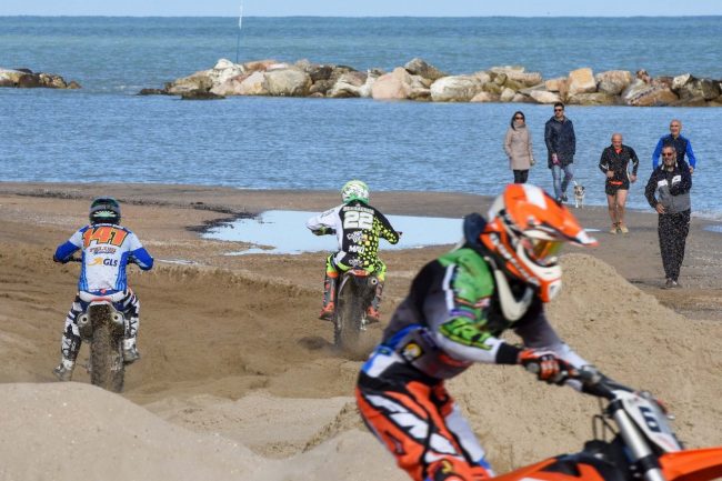 motocross-on-the-beach-spiaggia-civitanova-FDM-7-650x433