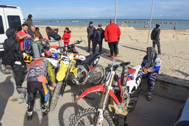 motocross-on-the-beach-spiaggia-civitanova-FDM-9-650x434