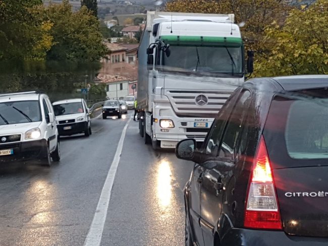 tir-via-dei-velini-macerata2-650x488