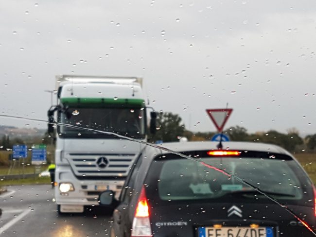 tir-via-dei-velini-macerata3-650x488