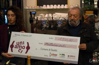 Rebecca-Marconi-e-il-sindaco-di-Gualdo
