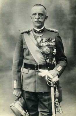 Vittorio_Emanuele_III_c._1924-1934-262x400