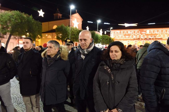 accensione-albero-ciarapica-morresi-capponi-civitanova-FDM-10-650x434