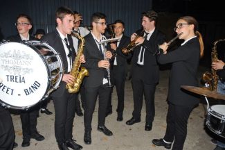 banda-treia1-325x216