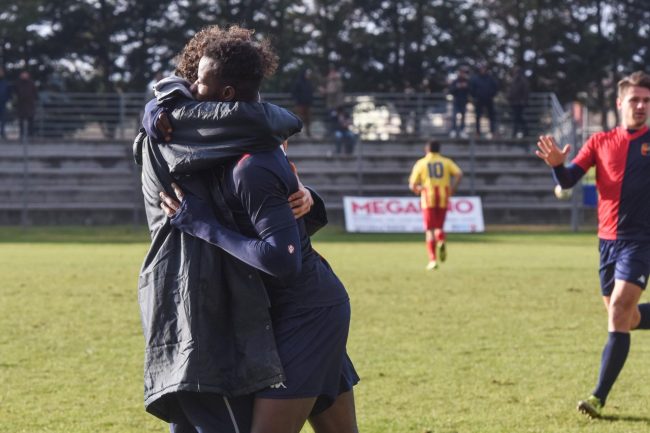 civitanovese-vigor-montecosaro-esultanza-calcio-FDM-2-650x433