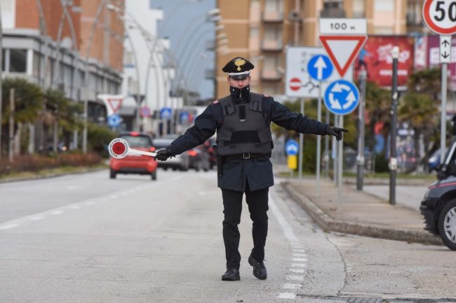 controlli-carabinieri-archivio-arkiv-cc-civitanova-FDM-14-650x433