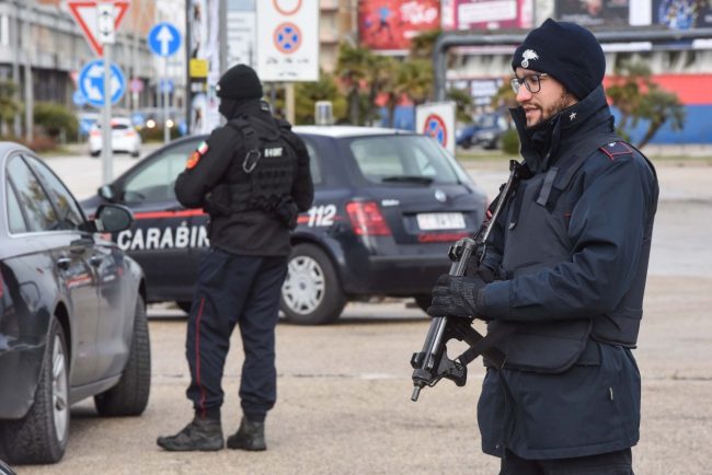 controlli-carabinieri-archivio-arkiv-cc-civitanova-FDM-16-650x434