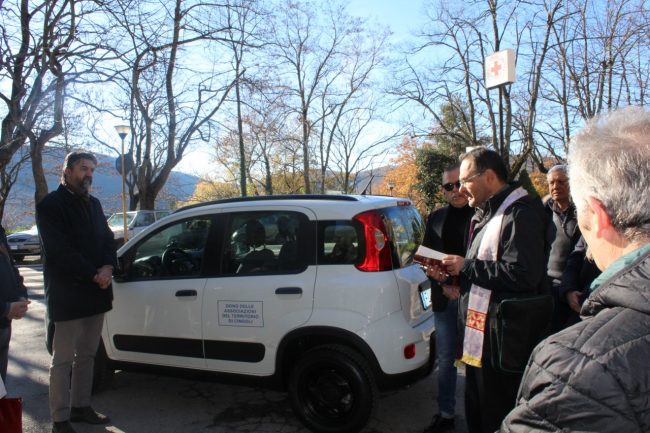 donaziona-panda-sarnano-1-650x433