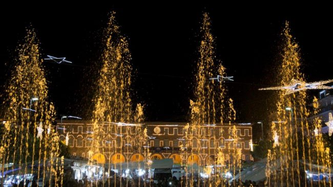 fontane-danzanti-natale-2017-piazza-civitanova-2-650x366