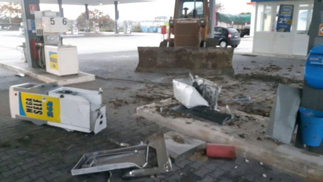 furto-distributore-tamoil-corridonia