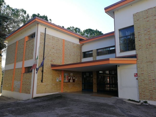 furto-scuola-4-novembre-2-650x488