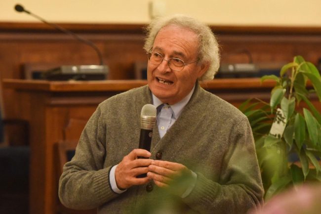 i-martedì-dellarte-di-anna-donati-premiazione-giancarlo-giulietti-civitanova-FDM-5-650x433