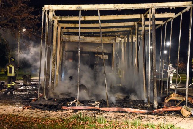incendio-chiosco-vdf-trodica-di-mortrovalle-FDM-5-650x434
