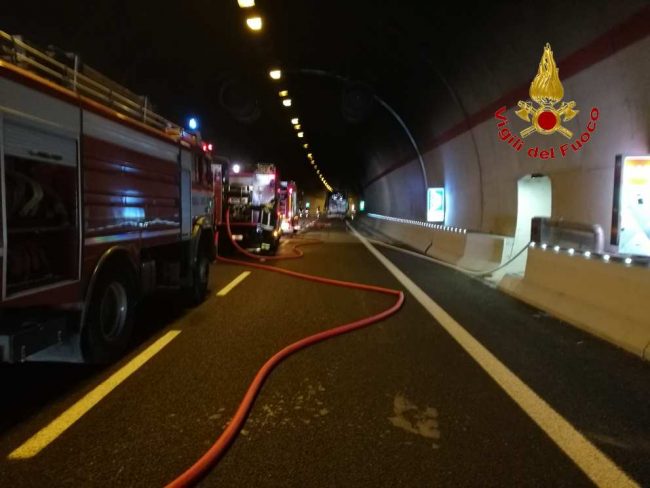 incendio-galleria-serravalle-1-650x488