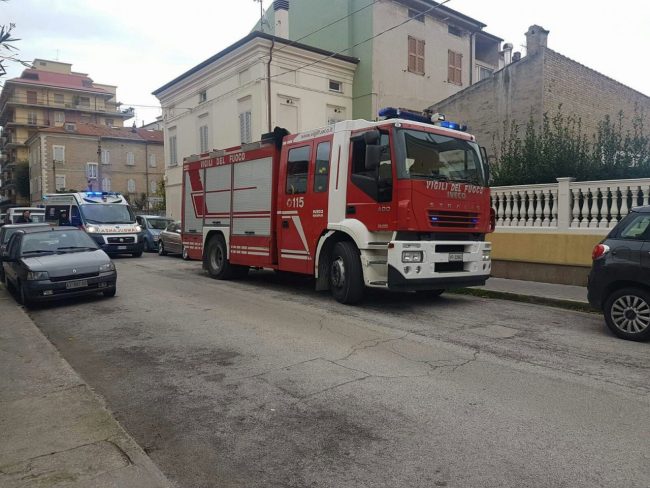 incendio-via-isonzo-civitanova-1-650x488