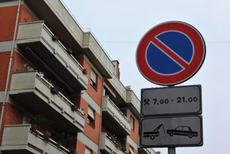 rione-marche-protesta-parcheggi-4-325x217