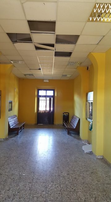stazione-matelica-sala-dattesa-vandali