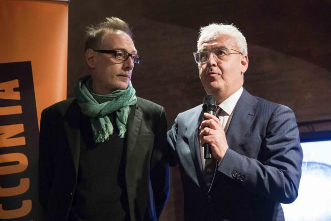Inaugurazione-mostra-Cacchiarelli-agli-Antichi-Forni-giorgio-pietrani-e-sindaco-romano-carancini-foto-ap-11-650x434
