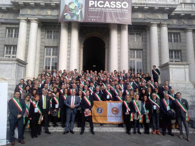 bandiere-arancioni-2-650x488