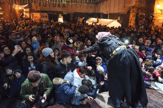 befana-piazza-civitanova-alta-FDM-14-650x434