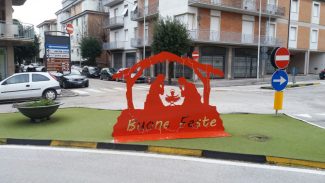 il-suggestivo-presepe-realizzato-dalla-Petrocchi-Lamiere