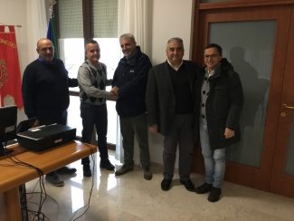 ipsia-frau-san-ginesio-donazione-macchinari-2-325x244