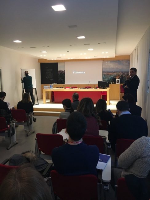 Confindustria-Macerata-alla-Fratelli-Guzzini-si-parla-di-E-Commerce-4-488x650